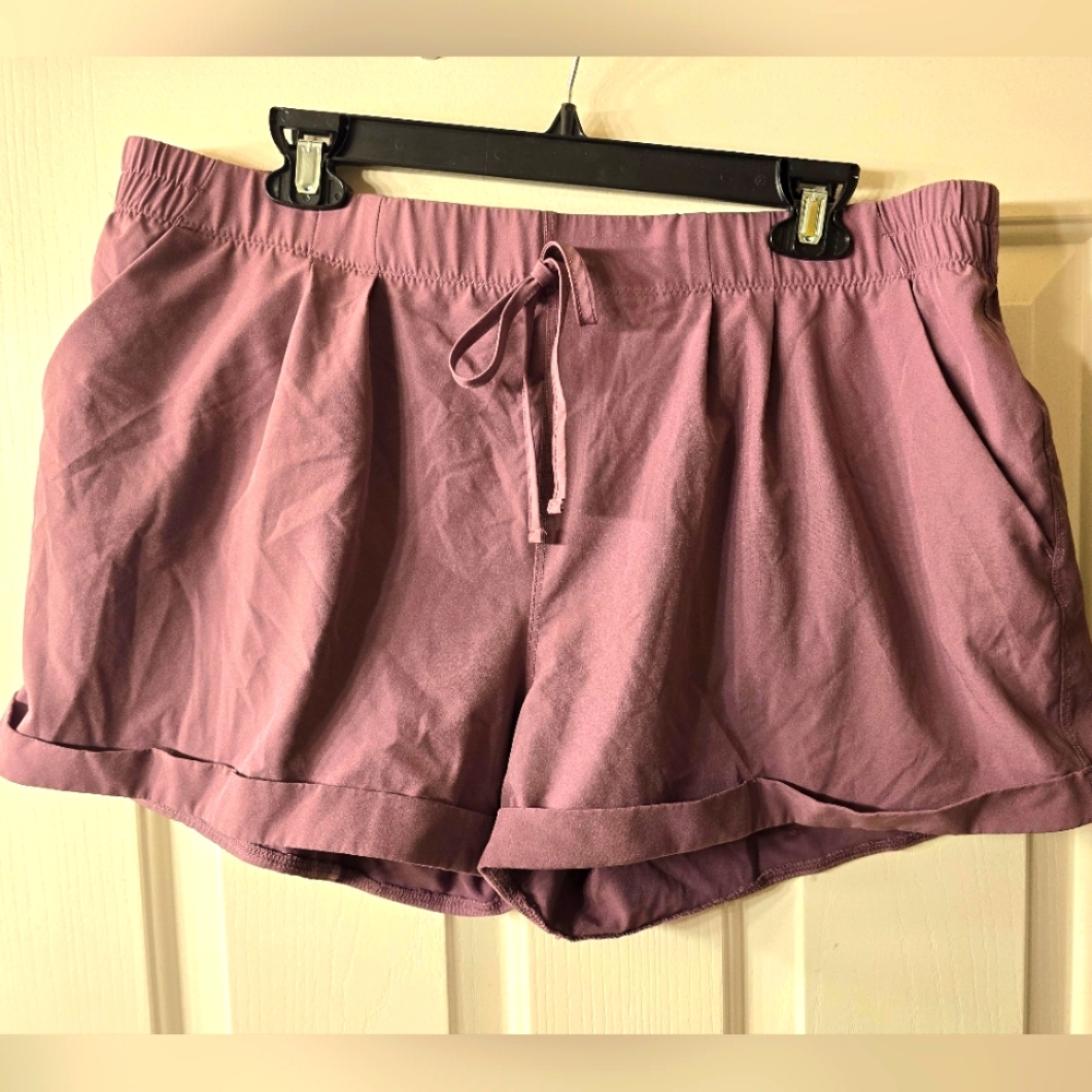 Zyia Plum Summer Cuffed Shorts